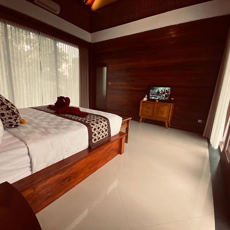 Nirankara Ubud Villa Экстерьер фото