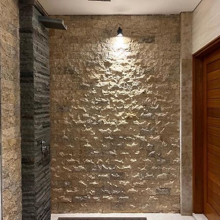 Nirankara Ubud Villa Экстерьер фото