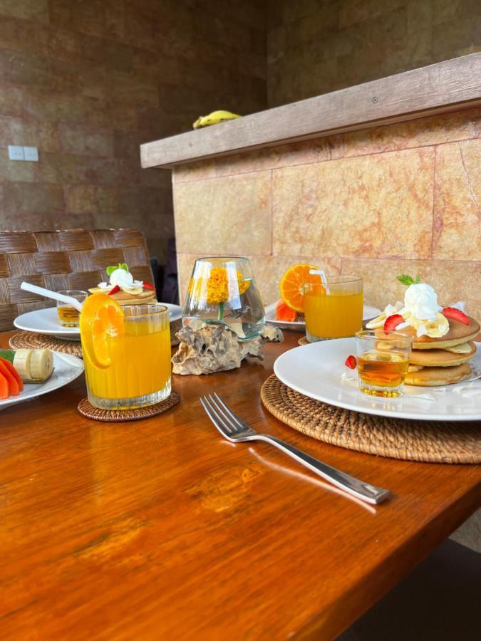 Nirankara Ubud Villa Экстерьер фото