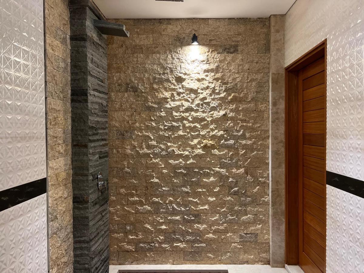 Nirankara Ubud Villa Экстерьер фото