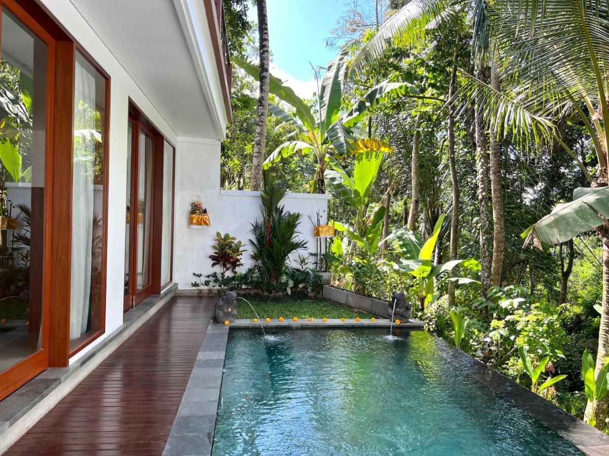 Nirankara Ubud Villa Экстерьер фото