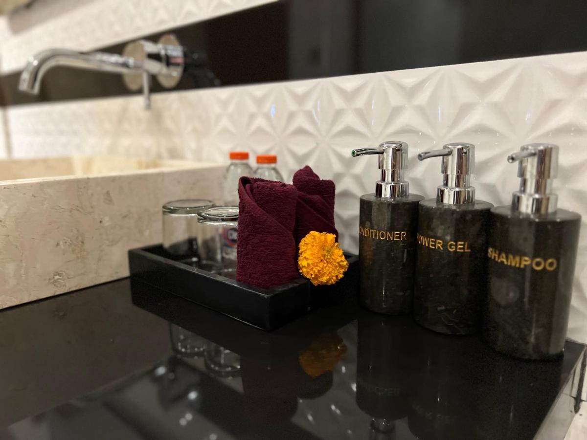 Nirankara Ubud Villa Экстерьер фото