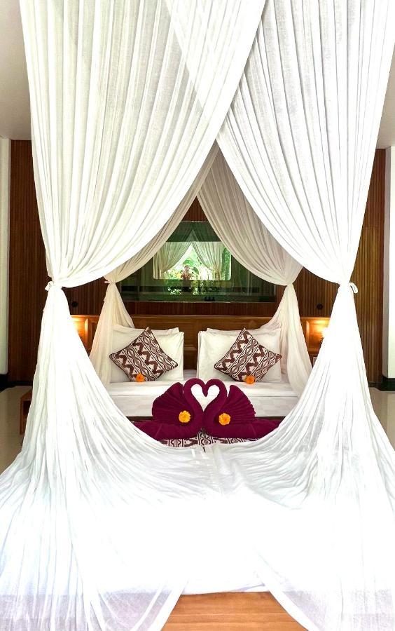 Nirankara Ubud Villa Экстерьер фото